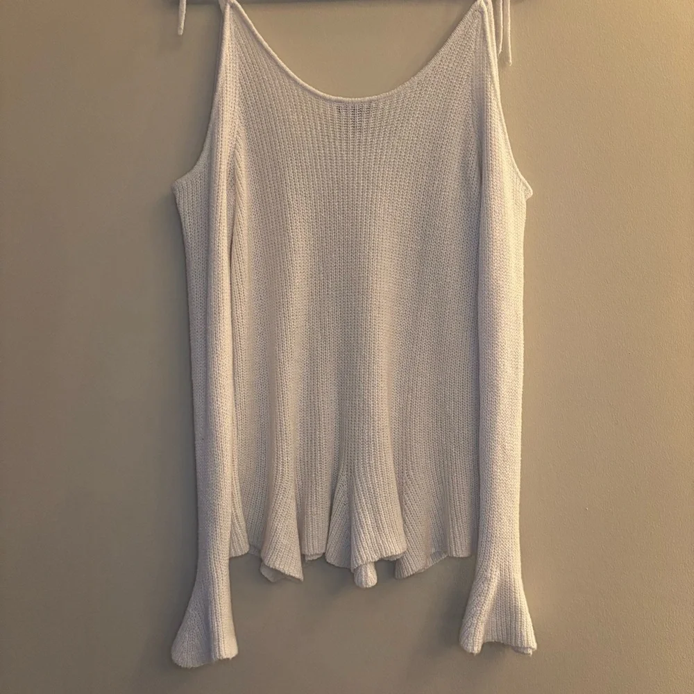 NWT Express Women’s White Long-sleeve Sweater Size L